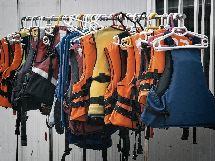 assorted life vest lot